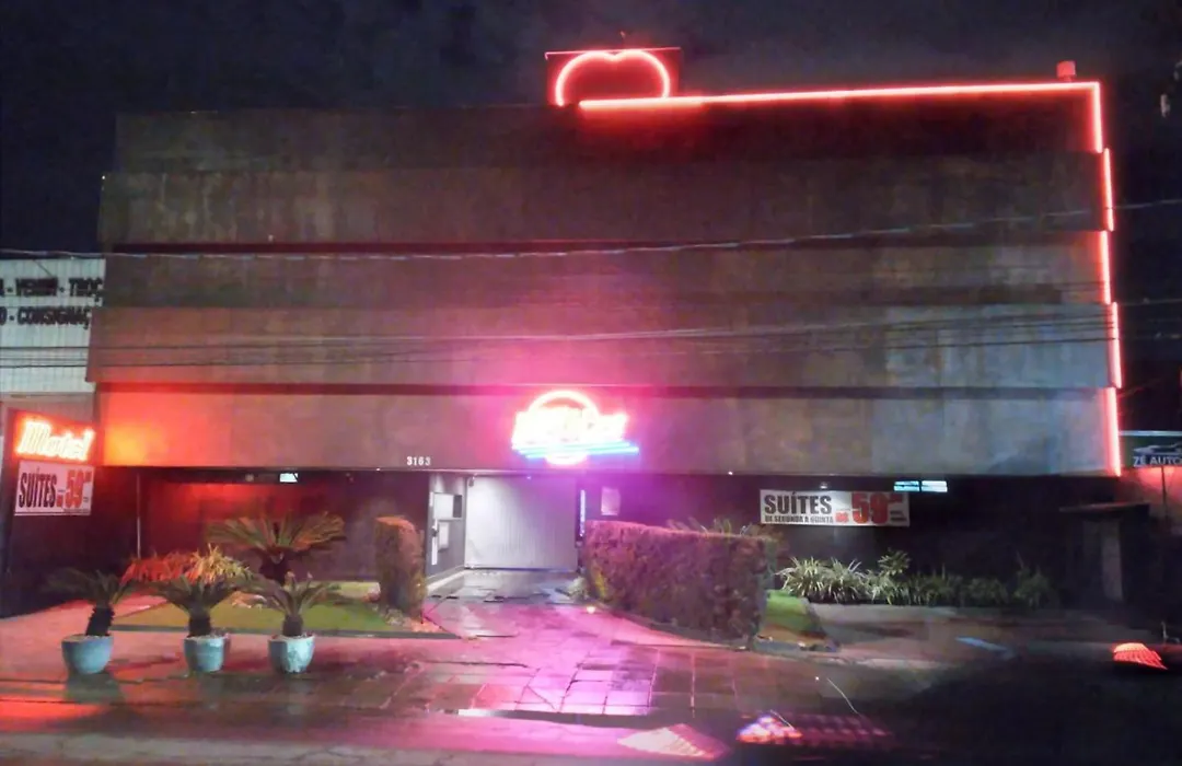 Deslize Motel-1