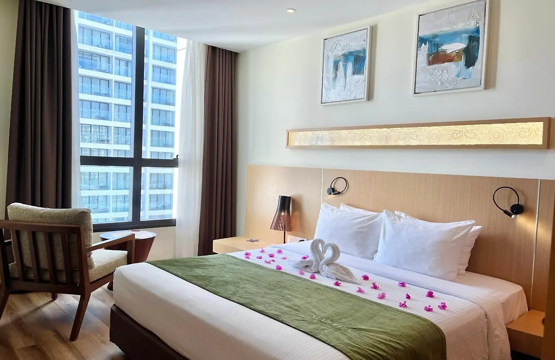 Starcity Bayfront Nha Trang Hotel-1