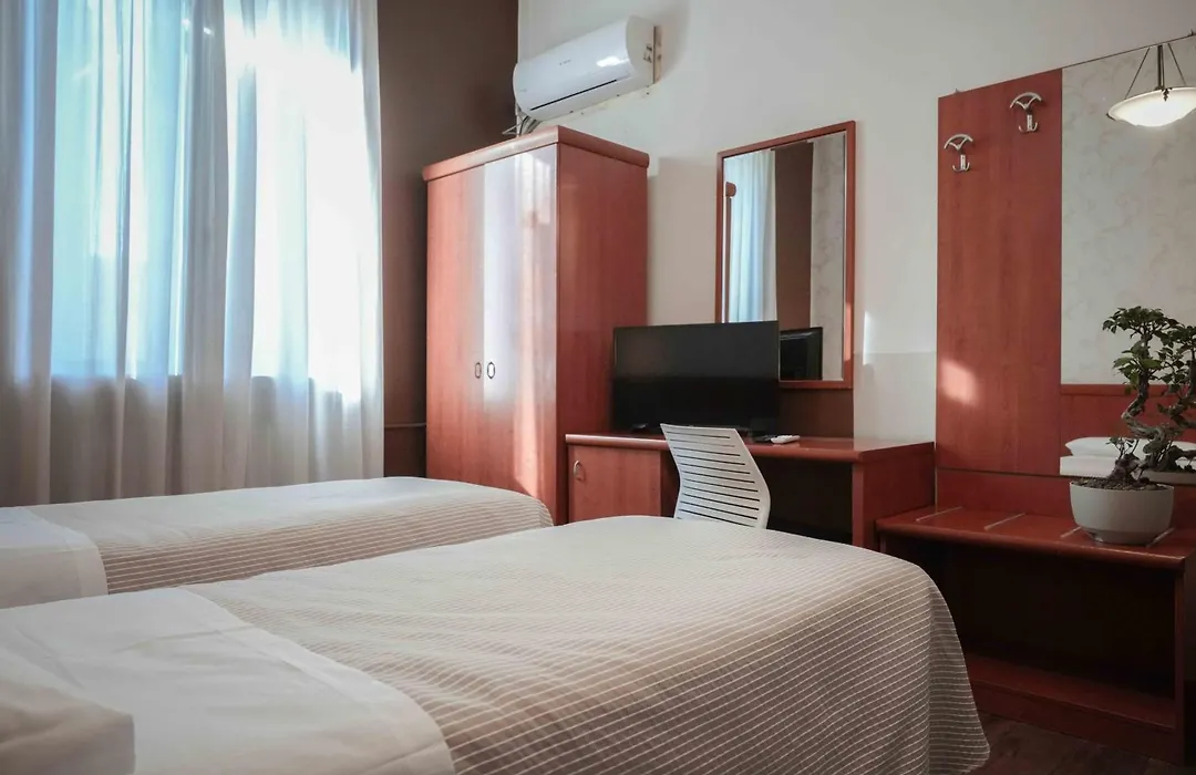 Hotel Universo-1