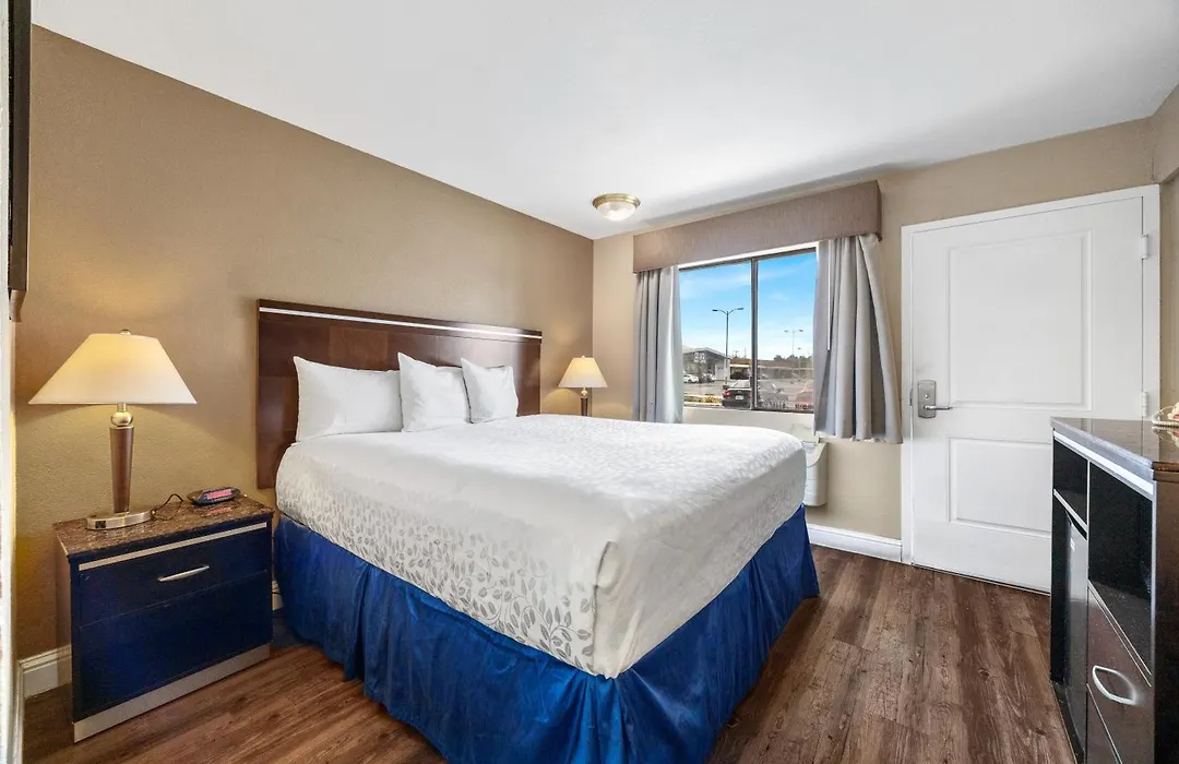 Executive Inn-1