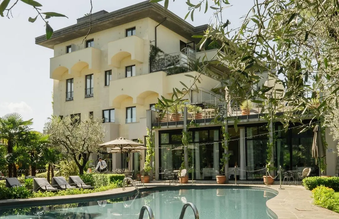 Hotel Piccola Vela-1