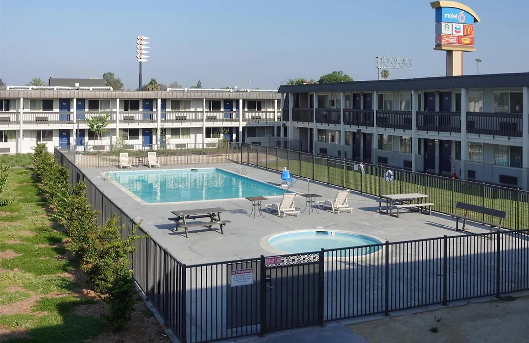 Motel 6-Claremont, Ca-1