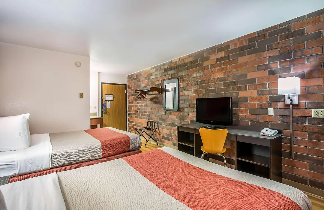 Motel 6-Madison, Wi - East-1
