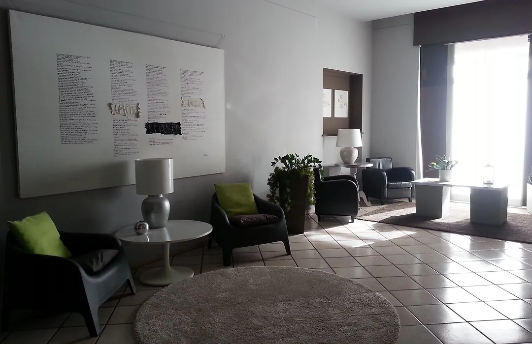 Bert Hotel-1
