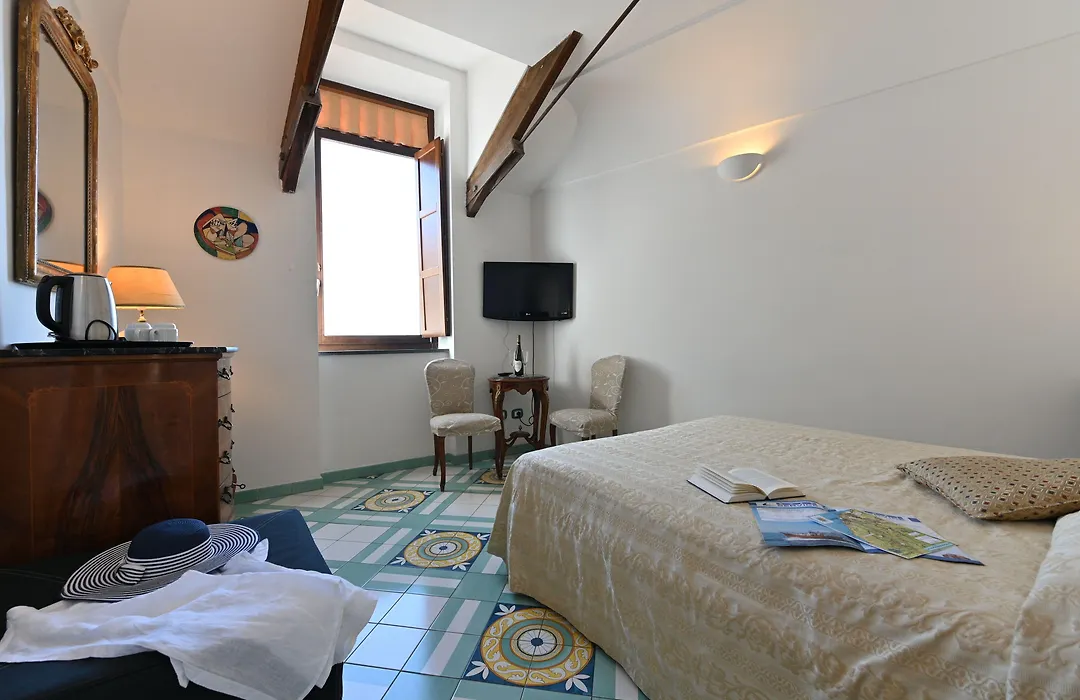 Hotel Croce Di Amalfi-1