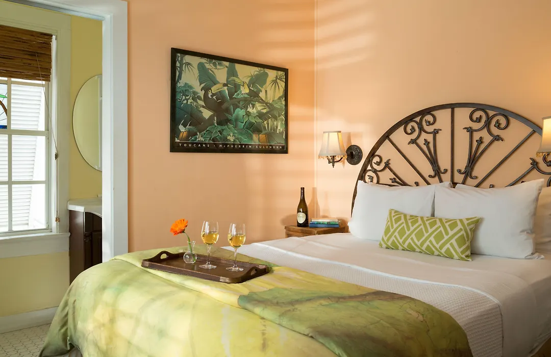 Tropical Inn-1