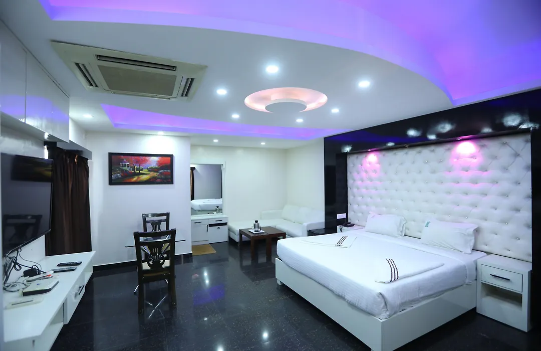 Hotel Rr International-1