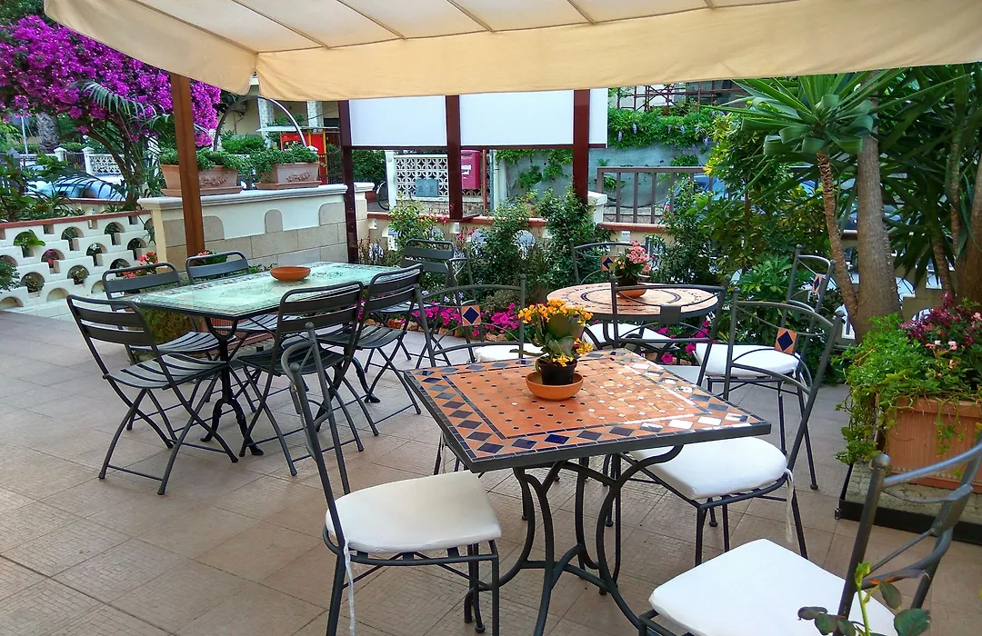 Le Camelie-1