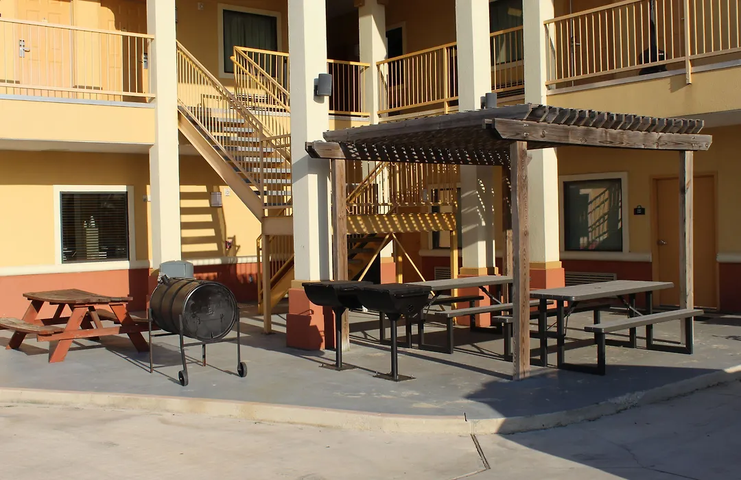 Horizon Inn & Suites-1