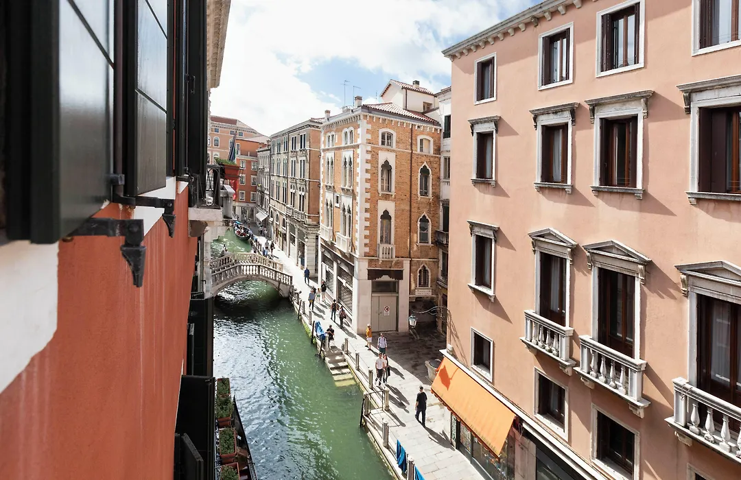 Palazzo Orseolo- Gondola View-1