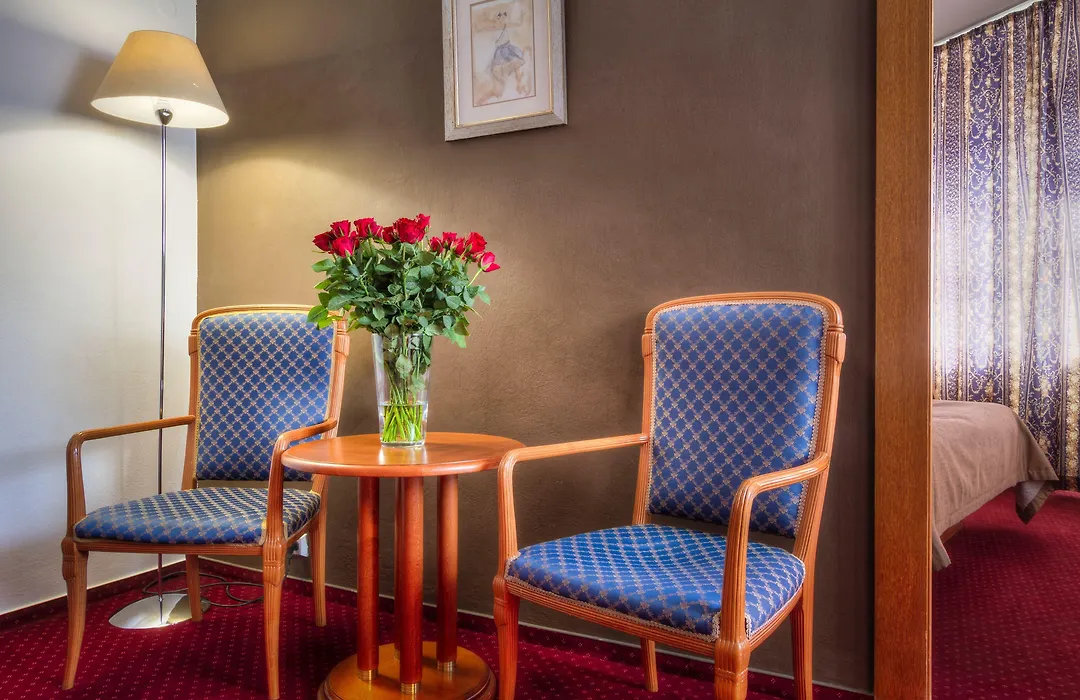 Hotel Harmony-1