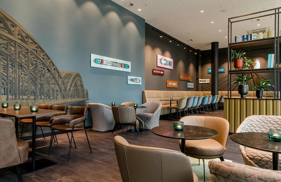 Motel One Koeln-Altstadt-1