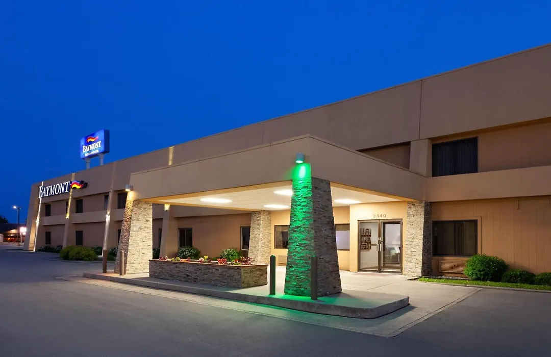 Baymont By Wyndham Green Bay-1