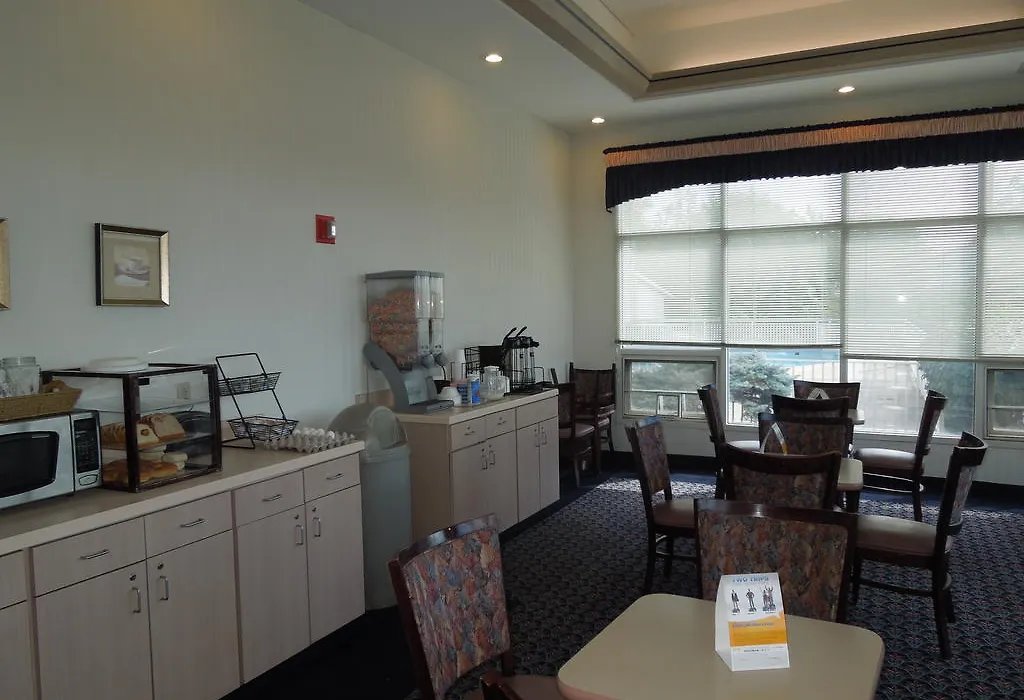 Knights Inn Elyria-1