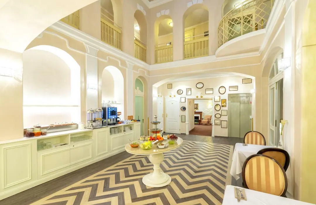 Promenada Romantic Hotel-1