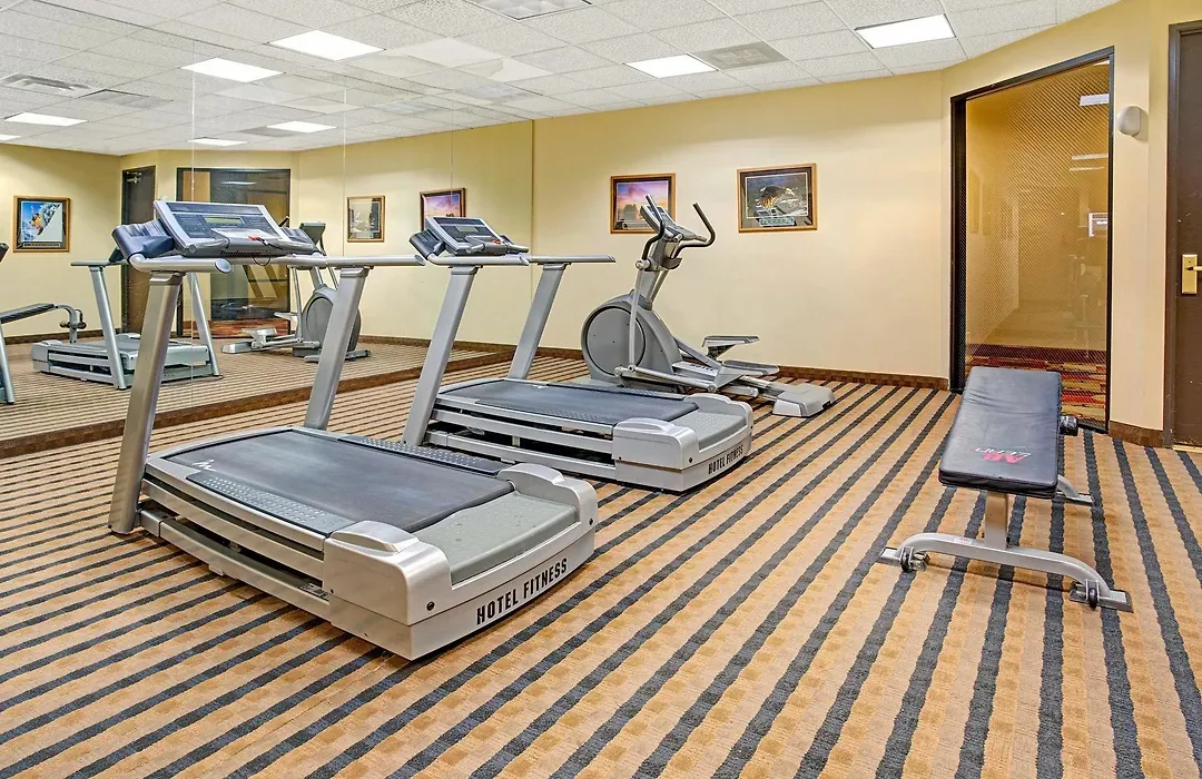 Ramada By Wyndham Englewood Hotel & Suites-1