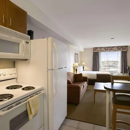 Super 8 By Wyndham Fort Nelson Bc-2