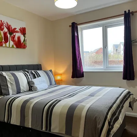 Crownford Guesthouse - Close To Hanley Centre And University-2