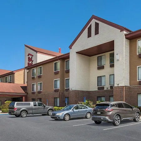 Red Roof Inn & Suites Savannah Airport-2