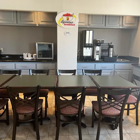 Super 8 By Wyndham Baytown I-10-2