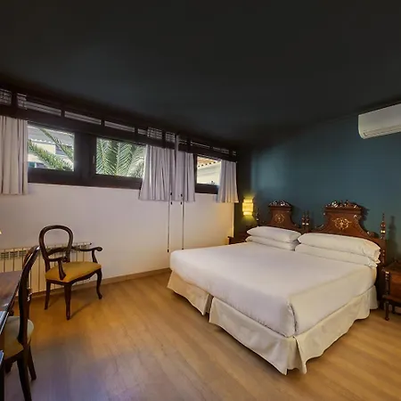 Hotel Born-2