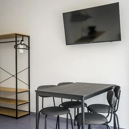 Apartmenthaus Berlin Neukoelln-2