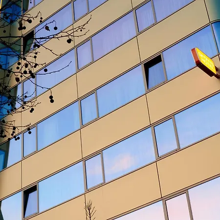 Simm's Hotel - cityhotel next to Metro U3-2