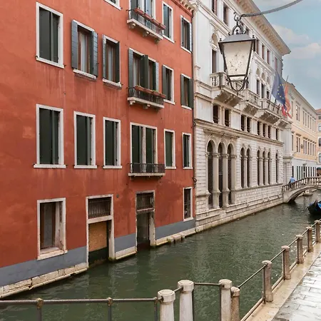Palazzo Orseolo- Gondola View-2