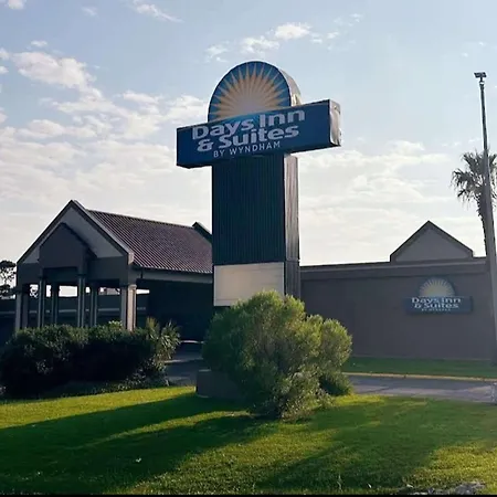 Days Inn & Suites By Wyndham Jennings-3