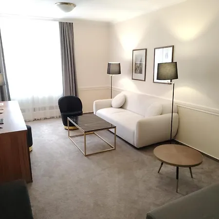 Hotel Embassy-3