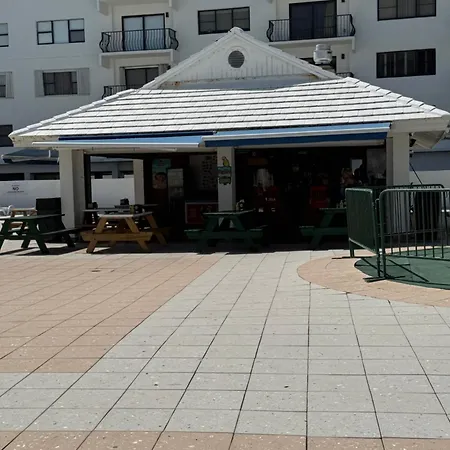 Castle Beach Studio,Tennis Court And Swimming Pool With Beach Access-3