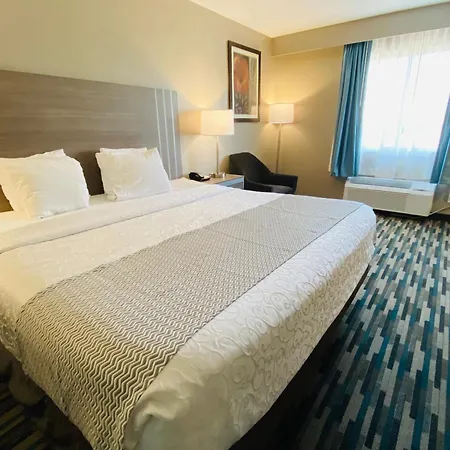 Best Western Edinburgh/Columbus-3