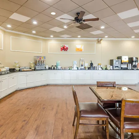 Quality Inn Roanoke Airport-2