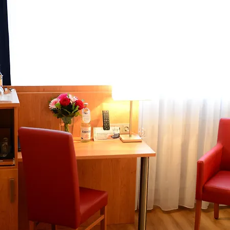 Hotel National Duesseldorf-3