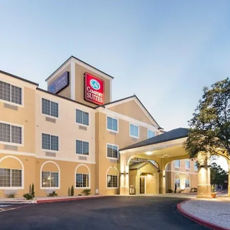 Comfort Suites Odessa Near University-3