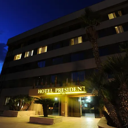 Hotel President-3