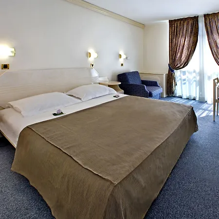 Hotel Gran Vista Plava Laguna-2