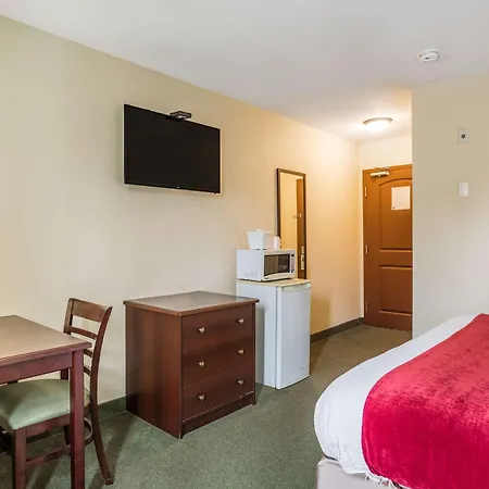 Knights Inn Orillia-2