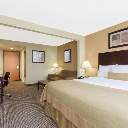Wingate By Wyndham Dayton - Fairborn-3