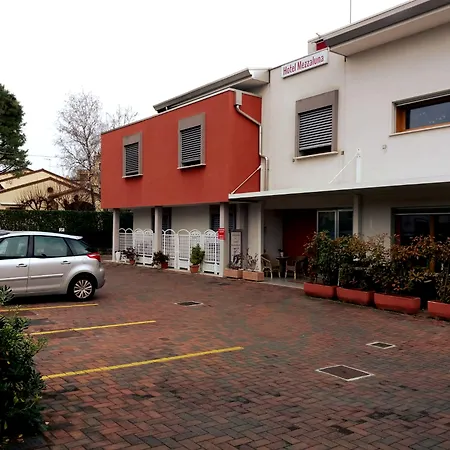 Hotel Mezzaluna-3