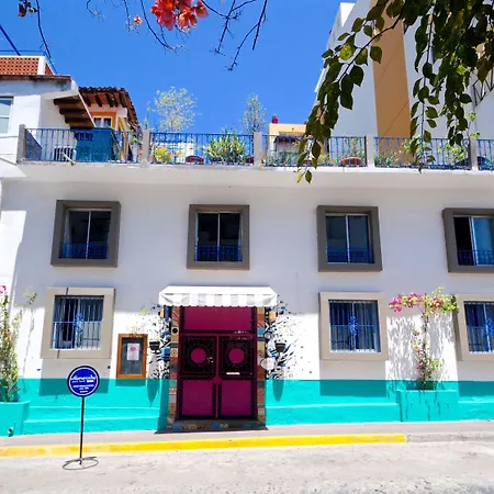 Villa Mercedes Petit Hotel-Adults Only-3