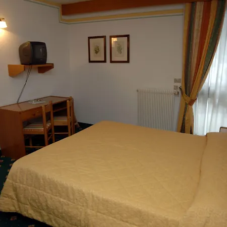 Centro Pineta Family Hotel&Wellness-3