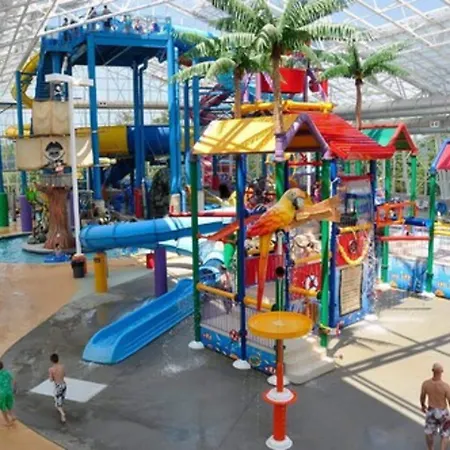 Big Splash Adventure Hotel And Indoor Water Park-2