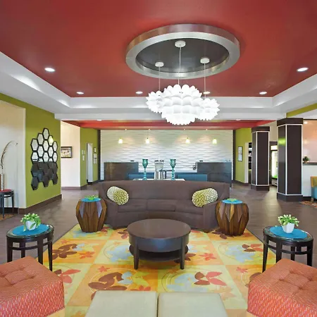 La Quinta By Wyndham Pearsall-3