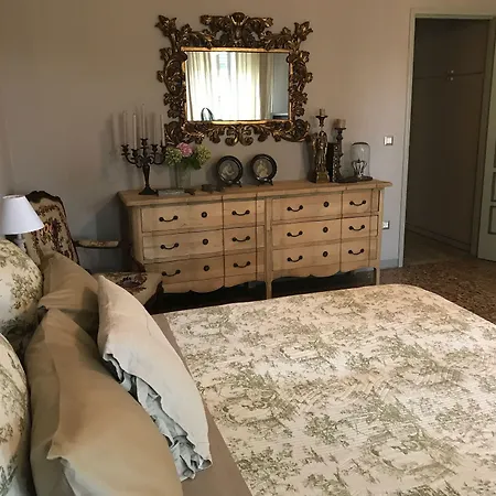 Villa House And Garden B&B-2