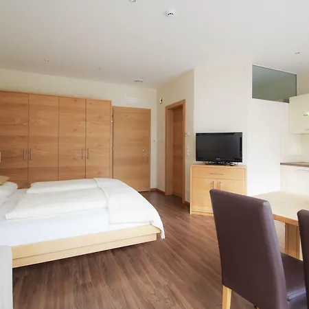 Apartment Hotel Christine-3