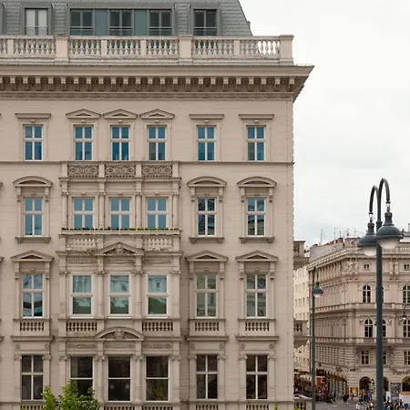 Miiro Palais Rudolf-2