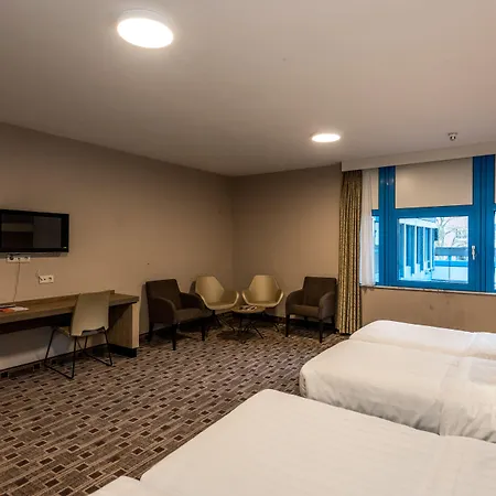 Xo Hotels Blue Square-3