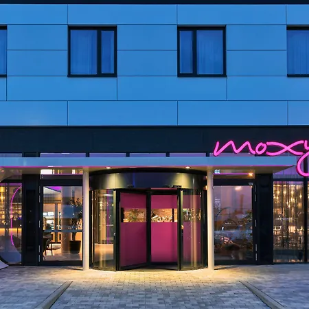 Moxy Frankfurt Airport Kelsterbach-2