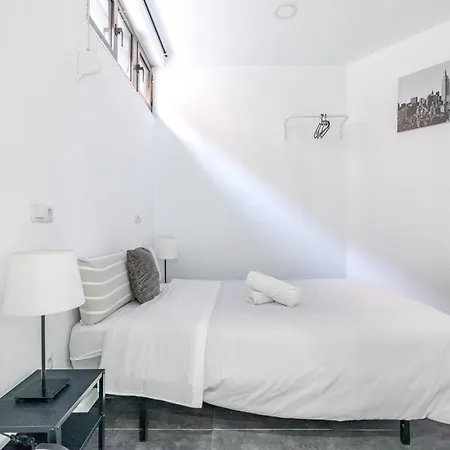 Ayz Ulises - Auto Check-In Property-3